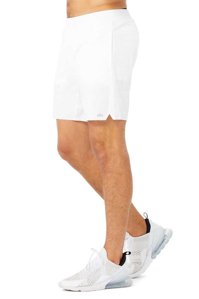 Alo Yoga 7" Traction Men's Short White | 24PAWEJIH