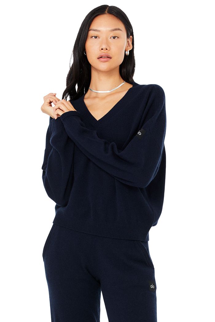 Alo Yoga Cashmere Jet Set V-Neck Women's Pullover Navy | 92YWCAVHJ