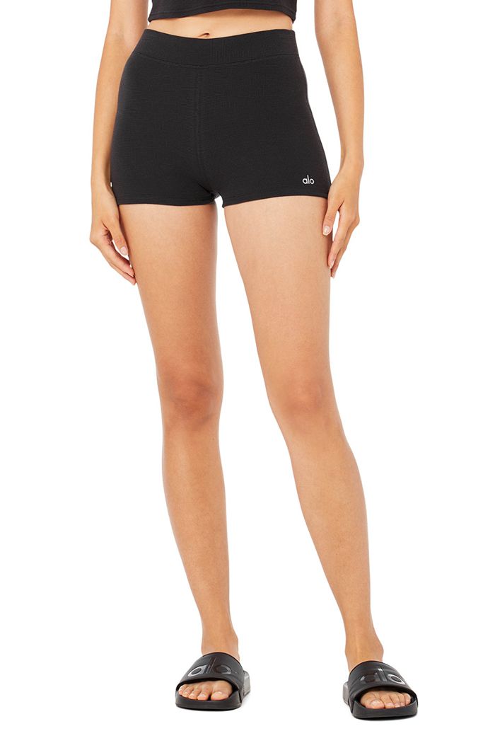 Alo Yoga Micro Waffle Pleasant Boy Women's Short Black | 26QNKRIWD