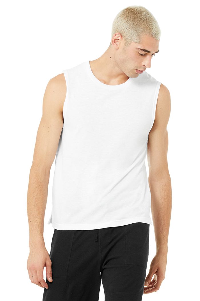 Alo Yoga The Triumph Muscle Men's Tank Tops White | 23MCLZPXN