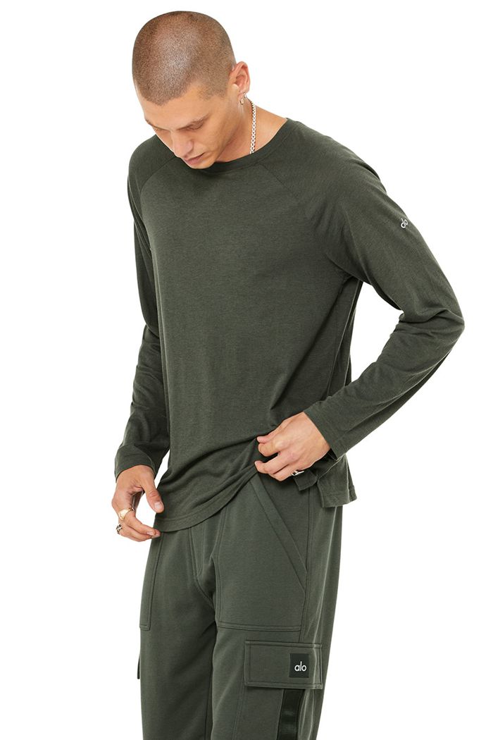 Alo Yoga Triumph Tee Men's Long Sleeve Dark Green | 58YKLOCMF