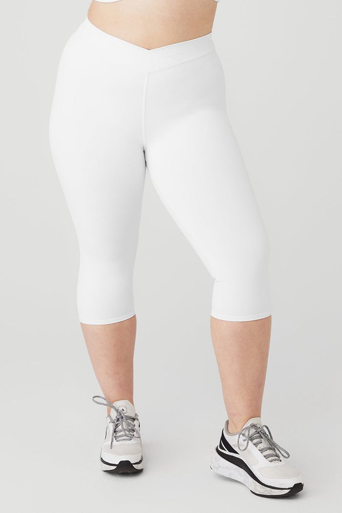 Alo Yoga Airbrush V-Cut Define Capri Women's Pants White | 40PVFOERK