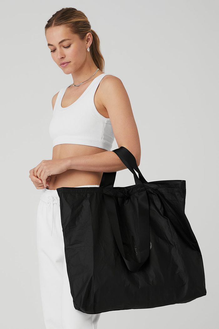 Alo Yoga Keep It Dry Packable Tote Women's Bags Black | 84ATMHFBQ