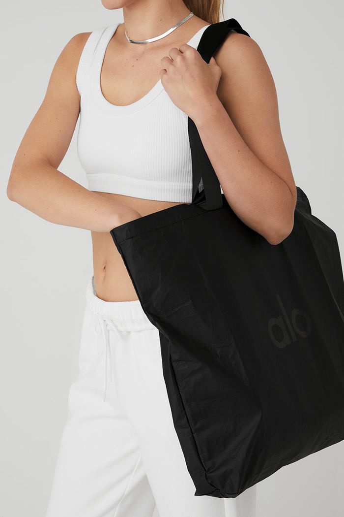 Alo Yoga Keep It Dry Packable Tote Women's Bags Black | 84ATMHFBQ