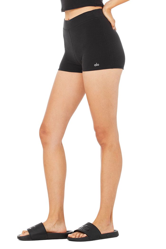 Alo Yoga Micro Waffle Pleasant Boy Women's Short Black | 26QNKRIWD