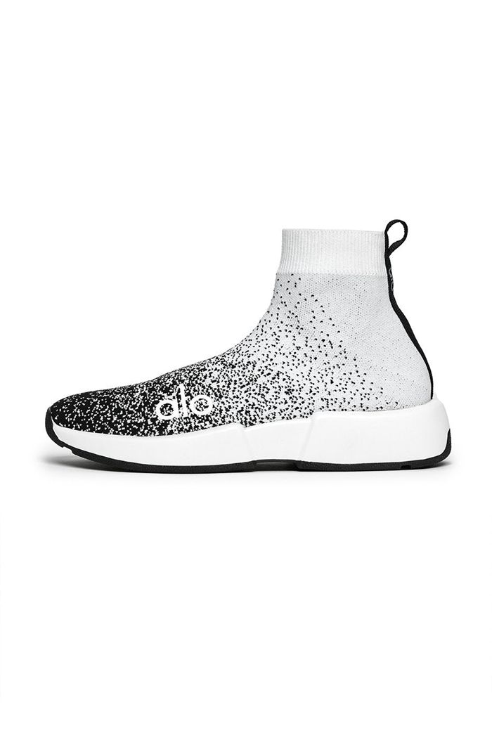 Alo Yoga Velocity Knit Sneaker Women's Shoes Blak White | 23YTUOWKC